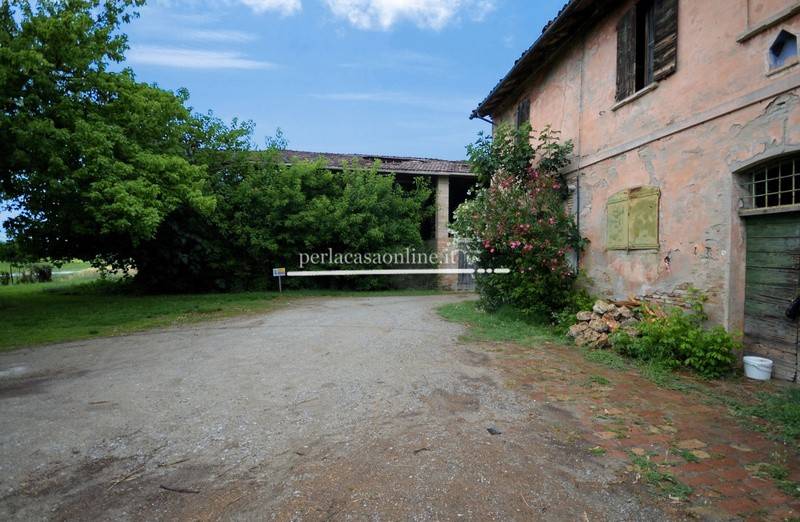 terreno edificabile in vendita a Forlì in zona Romiti