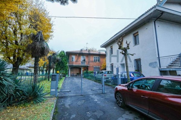 casa indipendente in vendita a Forlì