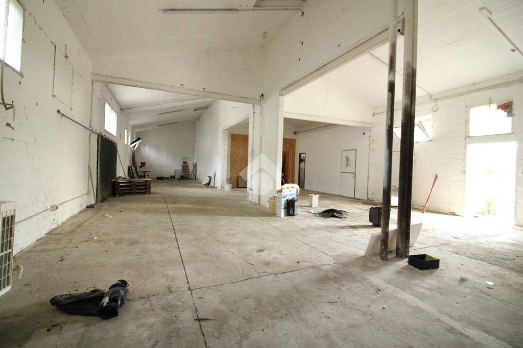locale di sgombero in vendita a Forlì