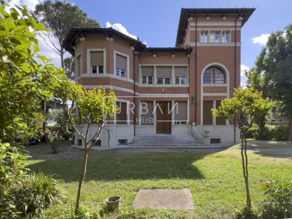 casa indipendente in vendita a Forlì in zona Centro Storico