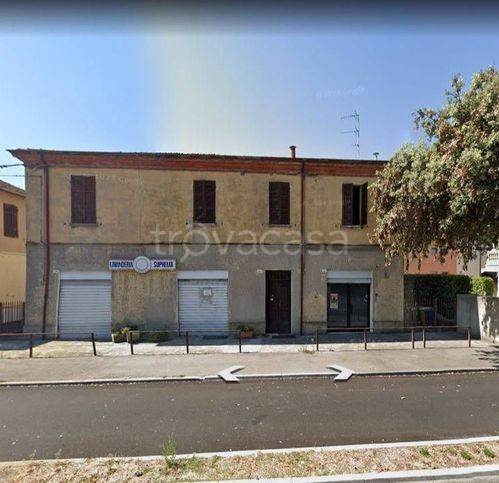 casa indipendente in vendita a Forlì in zona Quattro