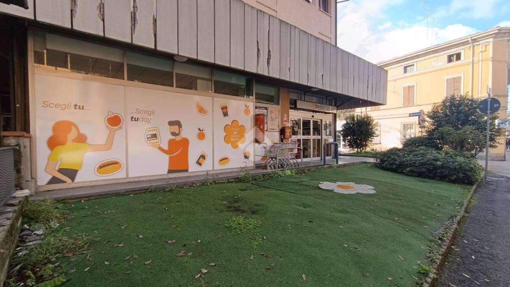 negozio in vendita a Forlì in zona Centro Storico