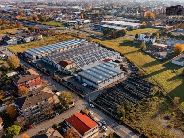 locale commerciale in vendita a Forlì in zona Coriano
