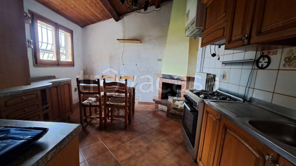 casa indipendente in vendita a Forlì in zona Romiti
