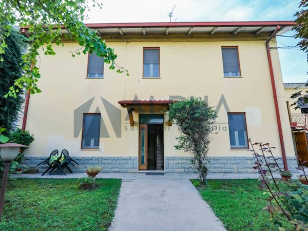casa indipendente in vendita a Forlì in zona Rovere