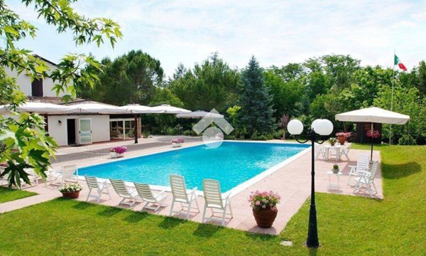 casa indipendente in vendita a Forlì in zona Grisignano