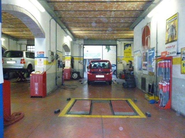 locale commerciale in vendita a Forlì