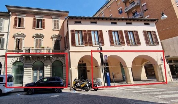 ufficio in vendita a Forlì in zona Centro Storico