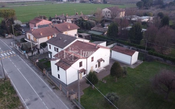 casa indipendente in vendita a Forlì