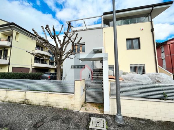 casa indipendente in vendita a Forlì in zona Romiti