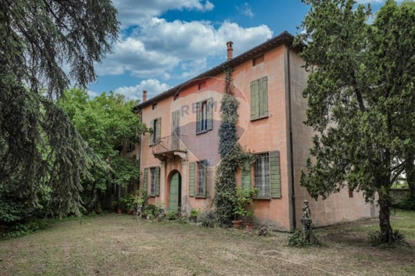 casa indipendente in vendita a Forlì in zona Quattro