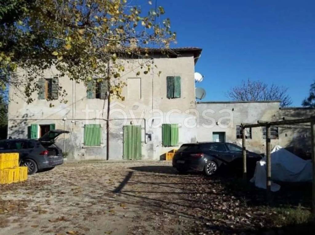 casa indipendente in vendita a Forlì in zona Carpinello