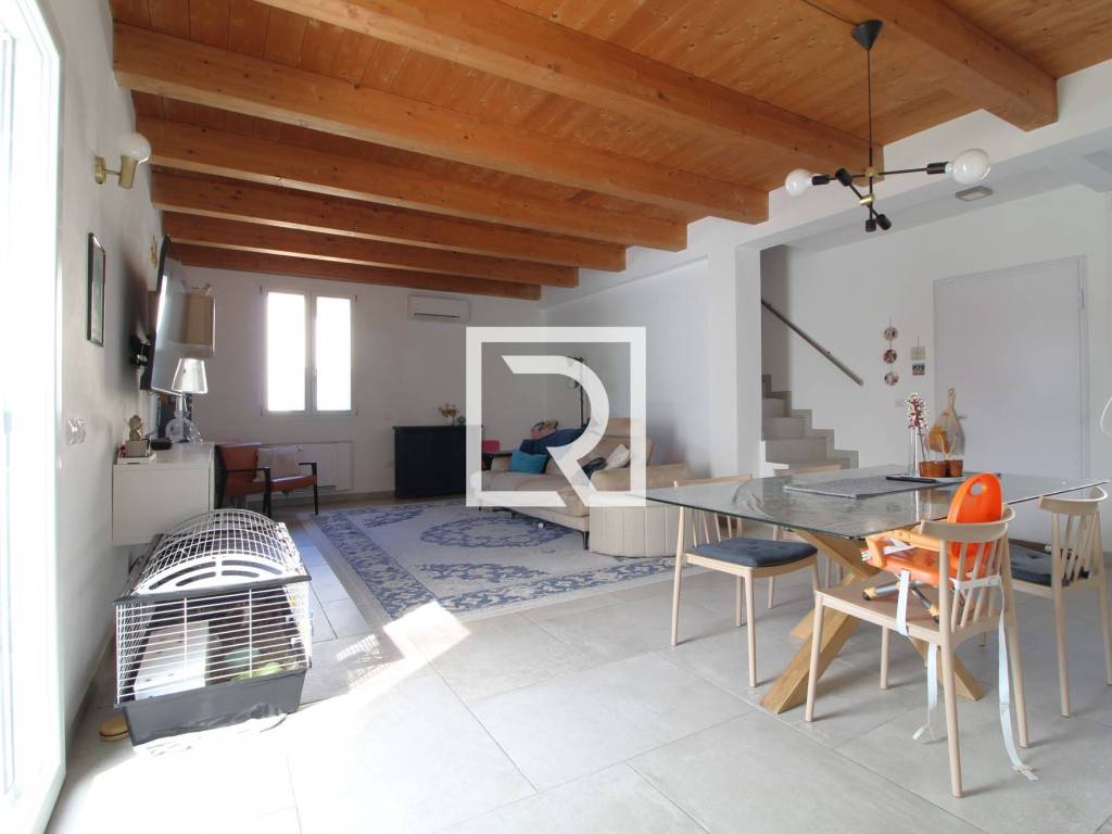 casa indipendente in vendita a Forlì in zona Ronco