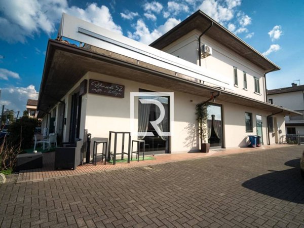 negozio in vendita a Forlì in zona Carpena
