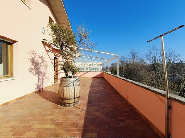 casa indipendente in vendita a Forlì in zona Carpena