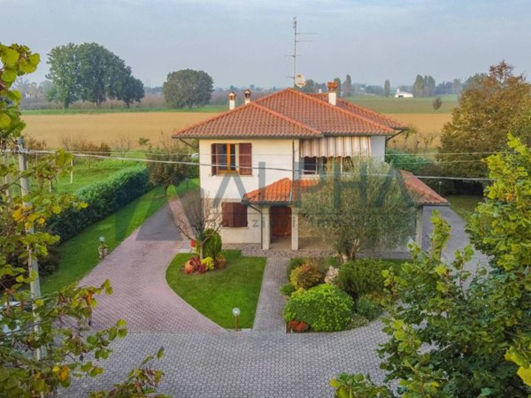 casa indipendente in vendita a Forlì in zona Villanova