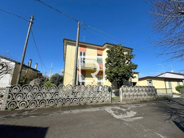 casa indipendente in vendita a Forlì in zona Casemurate