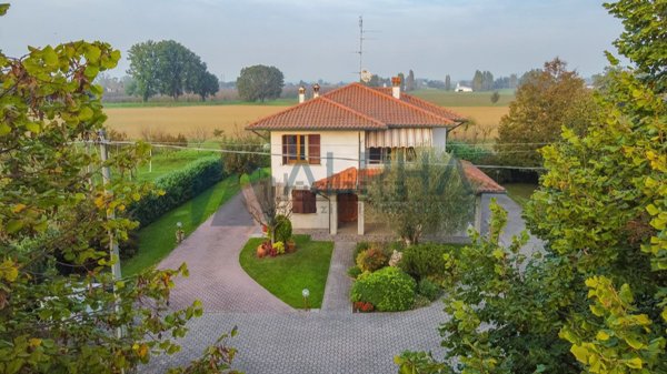 casa indipendente in vendita a Forlì in zona Villanova