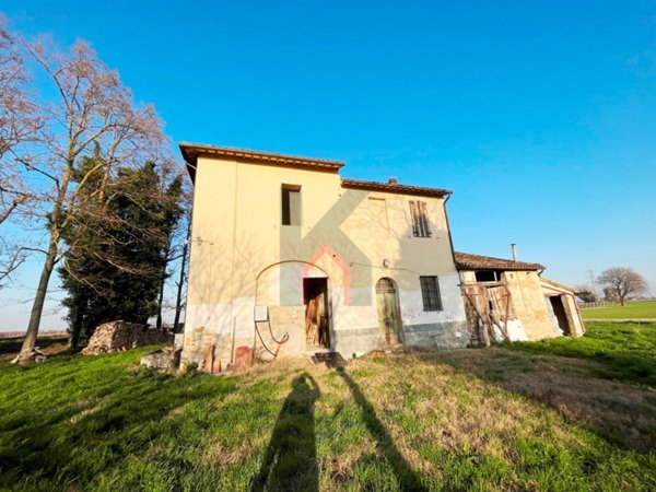 casa indipendente in vendita a Forlì in zona Centro Storico