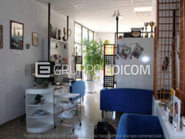 negozio in vendita a Forlì in zona Cà Ossi