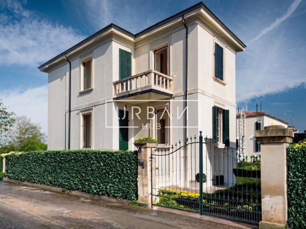 casa indipendente in vendita a Forlì in zona Ronco