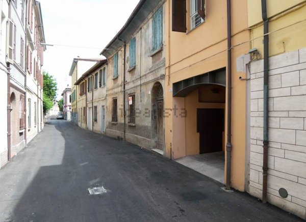 casa indipendente in vendita a Forlì in zona Centro Storico
