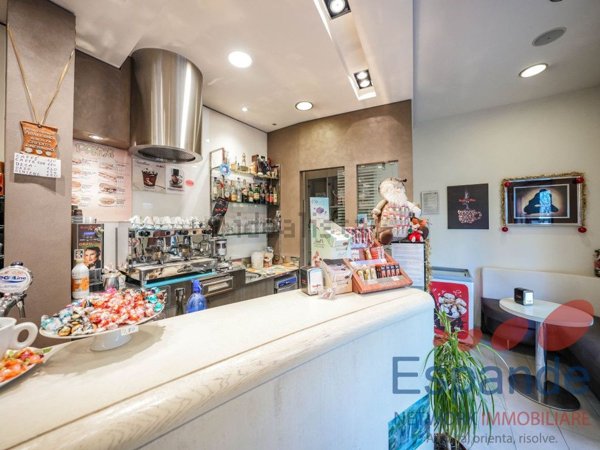 locale commerciale in vendita a Forlì in zona Centro Storico