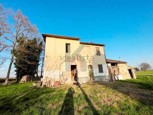 casa indipendente in vendita a Forlì in zona Centro Storico
