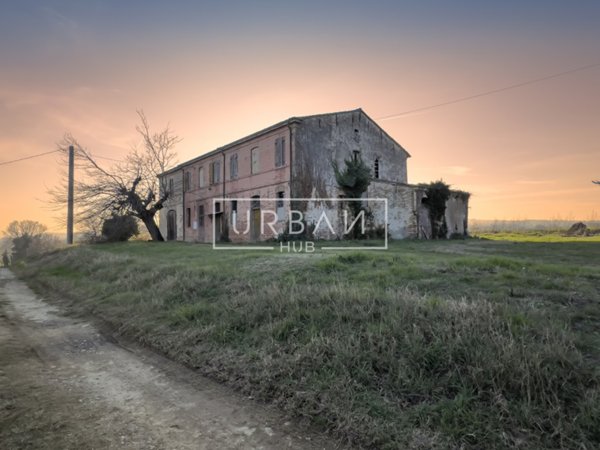 casa indipendente in vendita a Forlì in zona Carpena