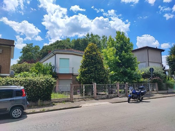 casa indipendente in vendita a Forlì