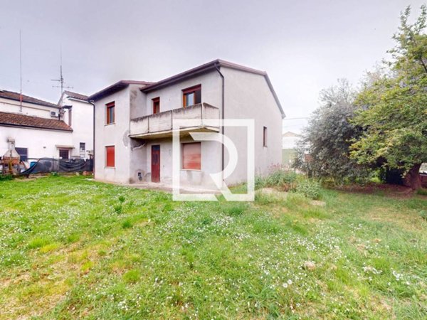 casa indipendente in vendita a Forlì in zona Roncadello