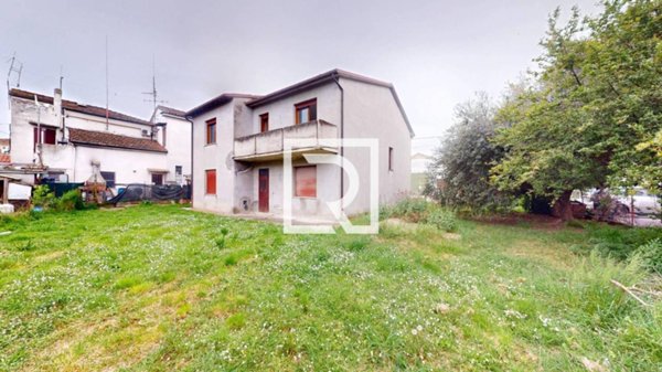casa indipendente in vendita a Forlì in zona Roncadello