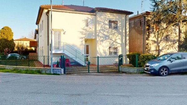 casa indipendente in vendita a Forlì in zona Villanova