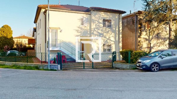 casa indipendente in vendita a Forlì in zona Villanova