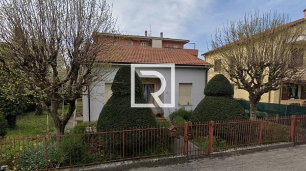 casa indipendente in vendita a Forlì in zona Quattro