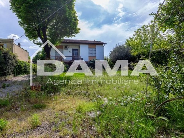 casa indipendente in vendita a Forlì in zona Centro Storico