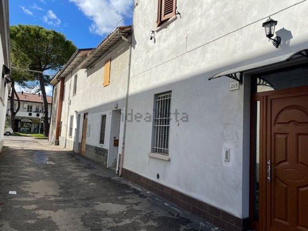 casa indipendente in vendita a Forlì