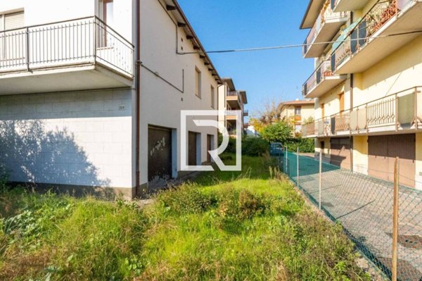 casa indipendente in vendita a Forlì in zona Campo di Marte / Benefattori