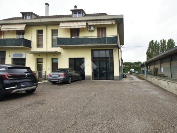 negozio in vendita a Forlì in zona Coriano