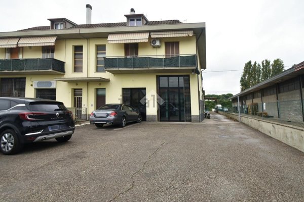 negozio in vendita a Forlì in zona Coriano
