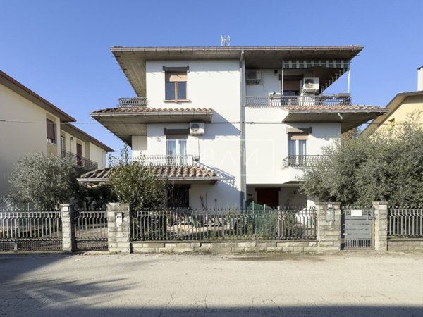 casa indipendente in vendita a Forlì in zona San Martino in Strada