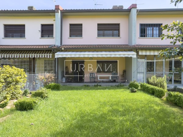 casa indipendente in vendita a Forlì
