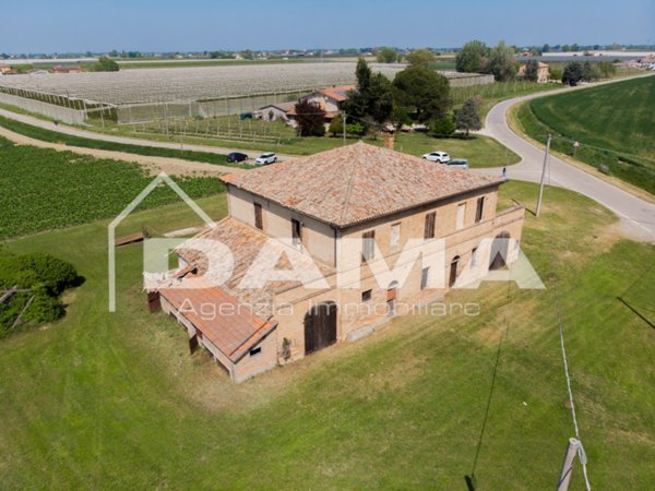 casa indipendente in vendita a Forlì in zona Pievequinta