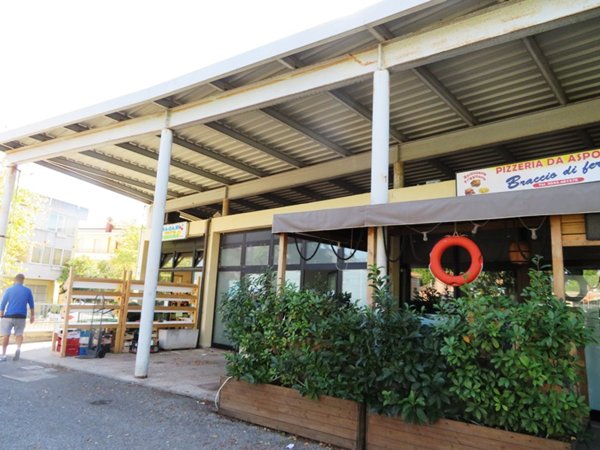 negozio in vendita a Forlì in zona Vecchiazzano