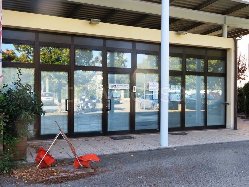 negozio in vendita a Forlì in zona Vecchiazzano