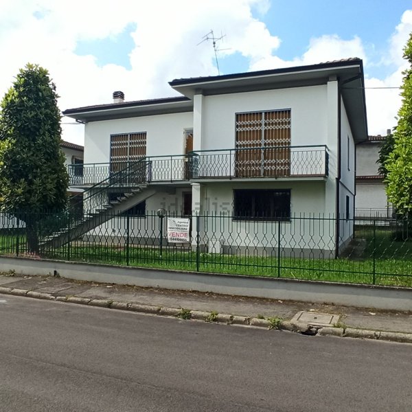 casa indipendente in vendita a Forlì in zona Ospedaletto
