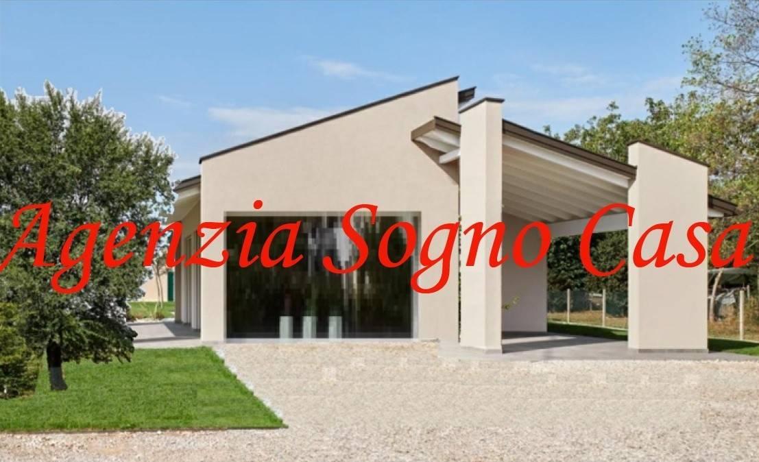 casa indipendente in vendita a Forlì in zona Barisano