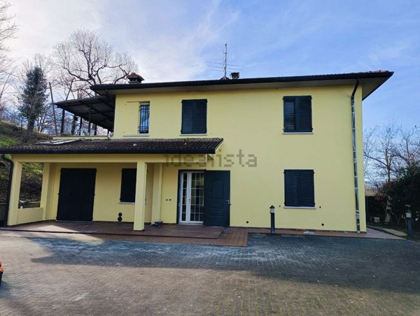casa indipendente in vendita a Forlì in zona Quattro