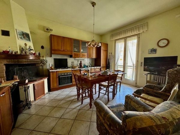 casa indipendente in vendita a Forlì in zona Centro Storico