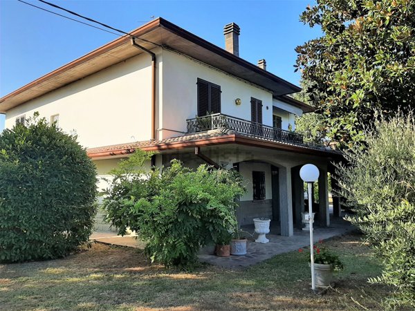 casa indipendente in vendita a Forlì in zona San Martino di Villafranca